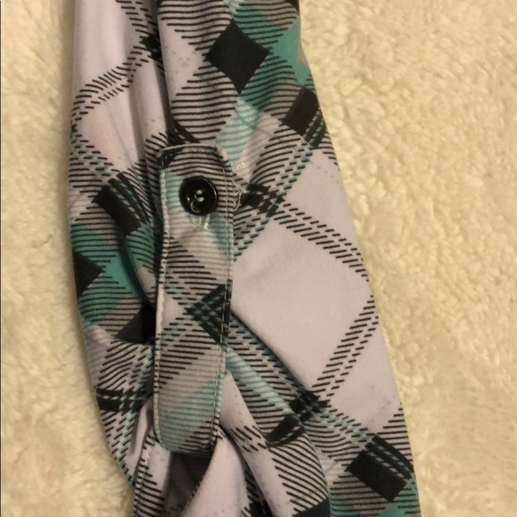 Button‎ Down Mint & White Shirt - Picture 5 of 8